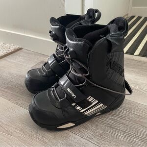 Nitro Reverb Youth Snowboarding Boots Size 7.5